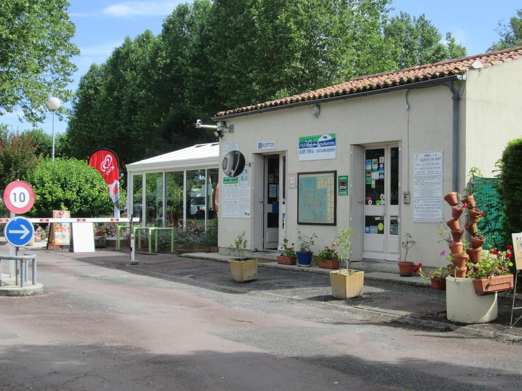 Campsite Val De Boutonne Saint-Jean-d'Angely