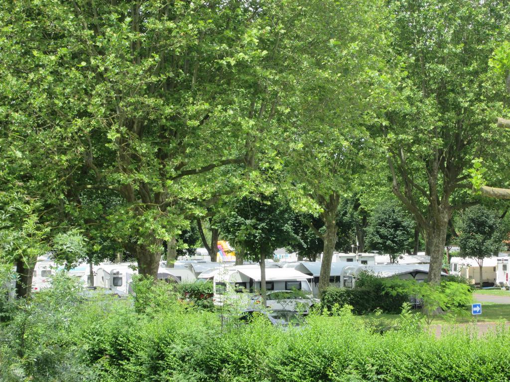 Campsite Val De Boutonne Saint-Jean-d'Angely